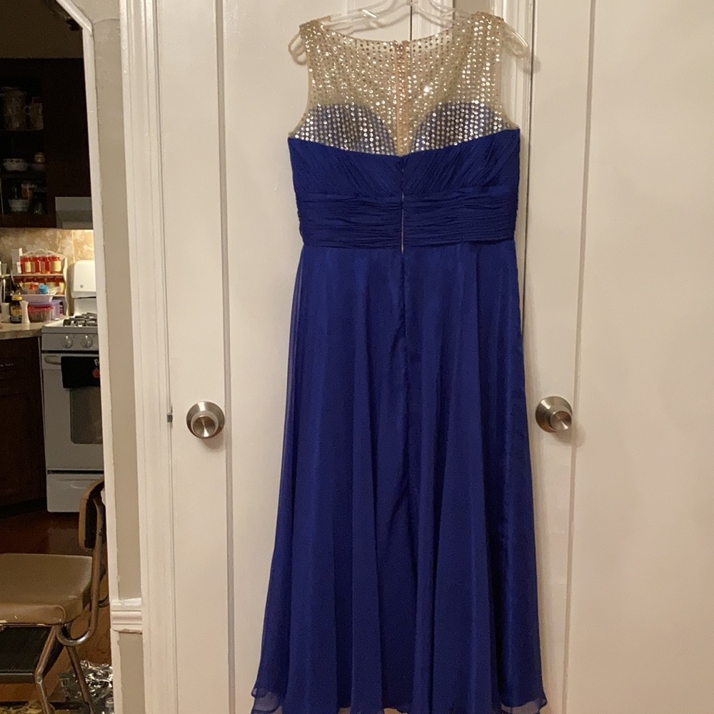 Dress - Picture 2 of 7